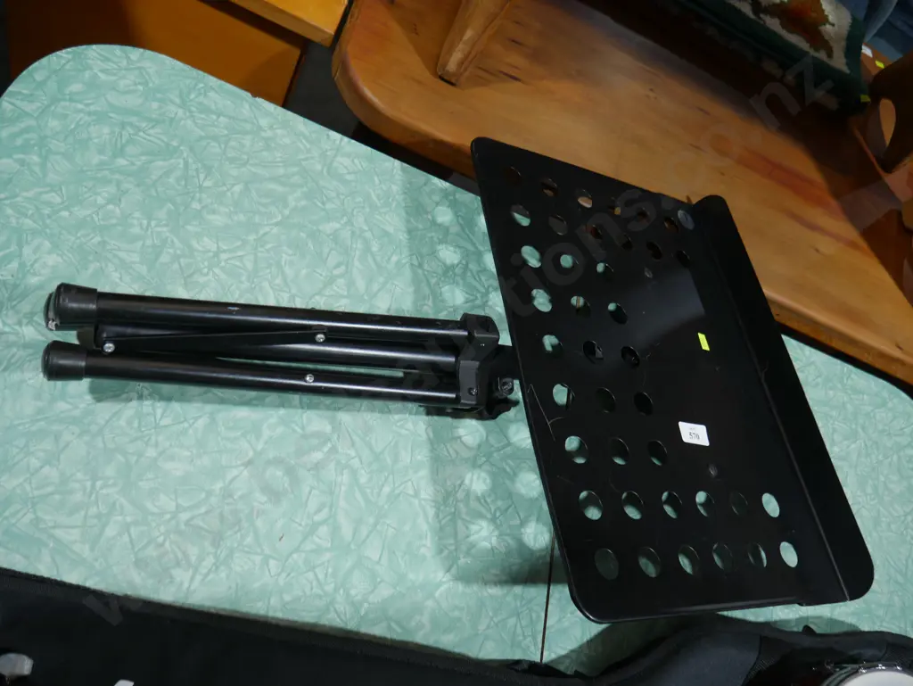 Music stand Image 1++
