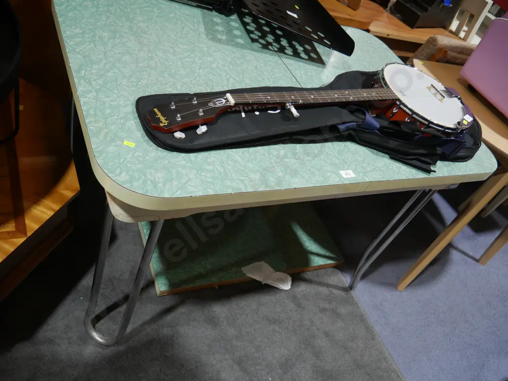 Extendable formica table Image 1++