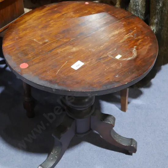 Pedestal occasional table
