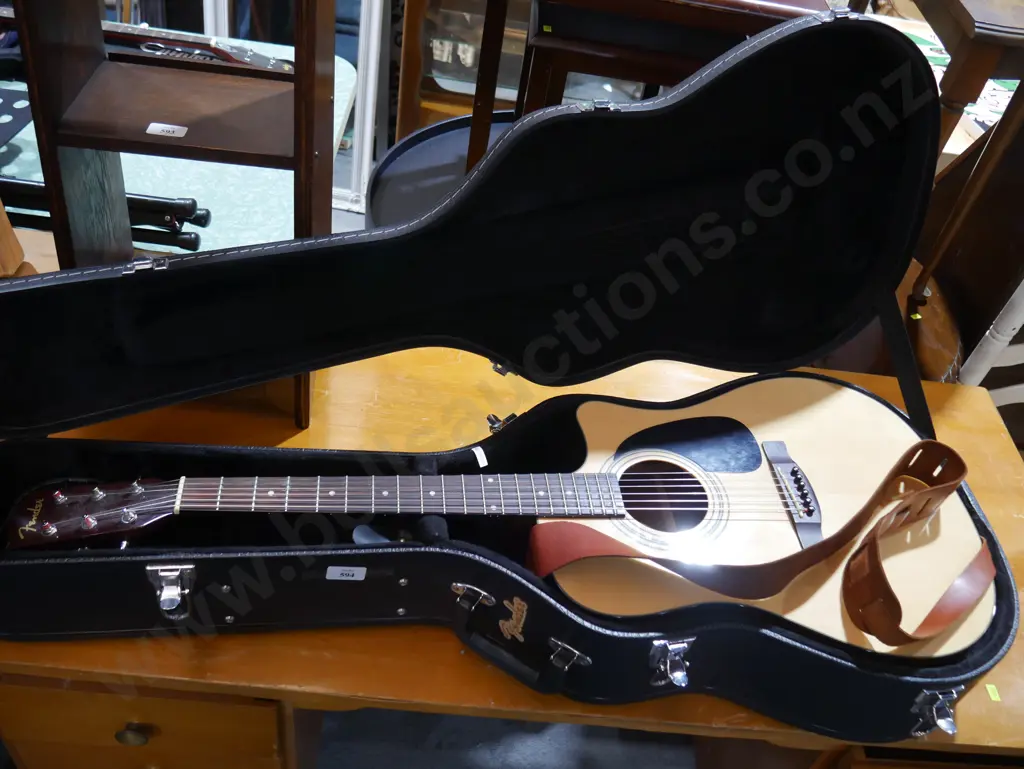 Fender electric classic guitar and case Image 1++