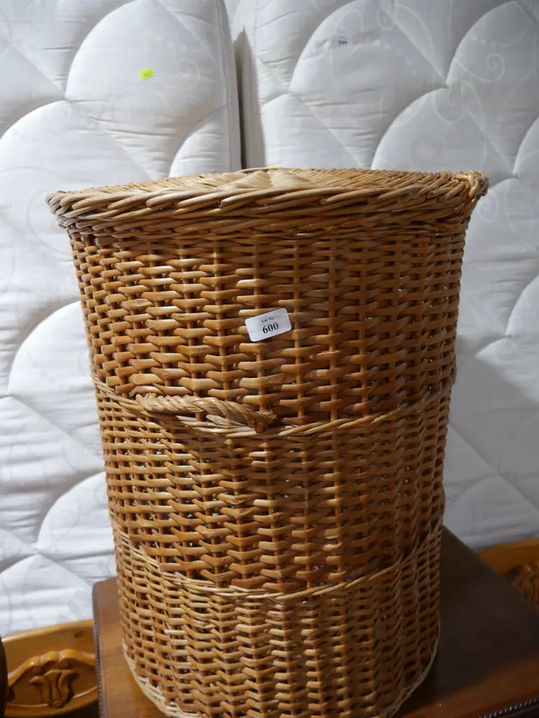 Laundry basket Image 1++