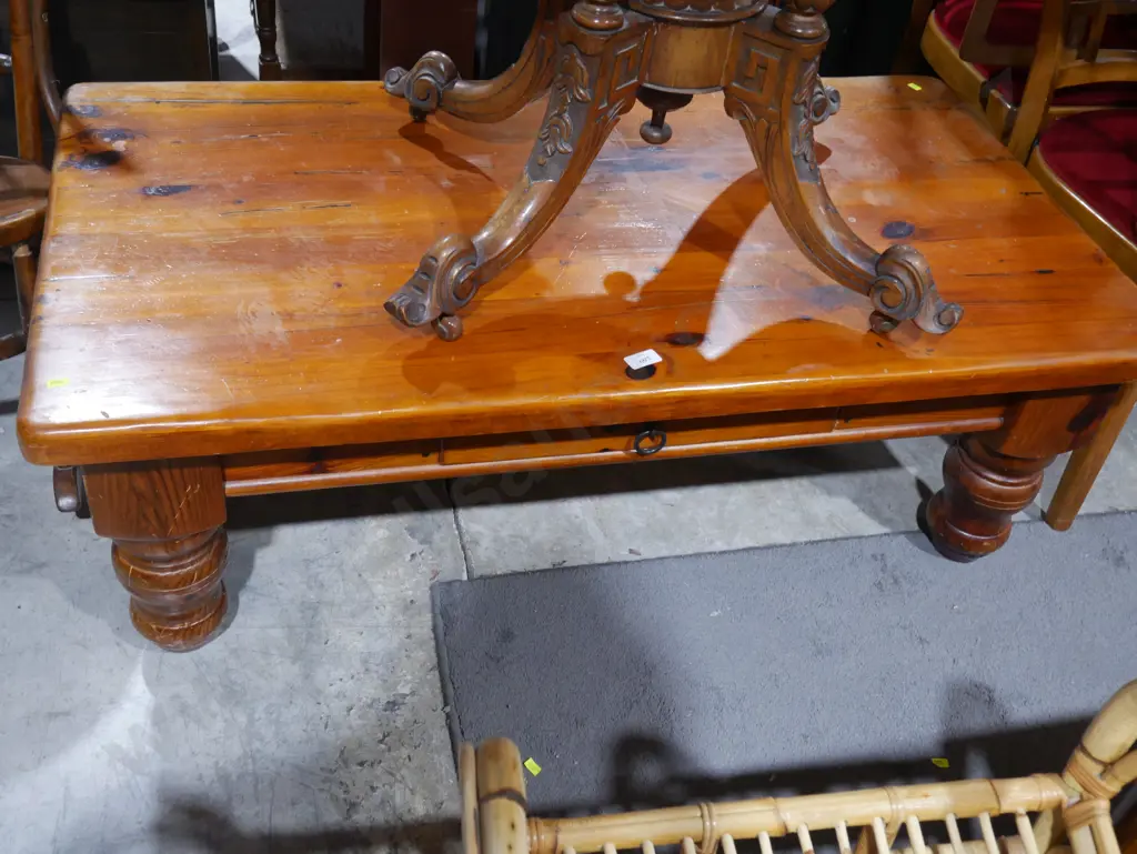 Coffee table Image 1++