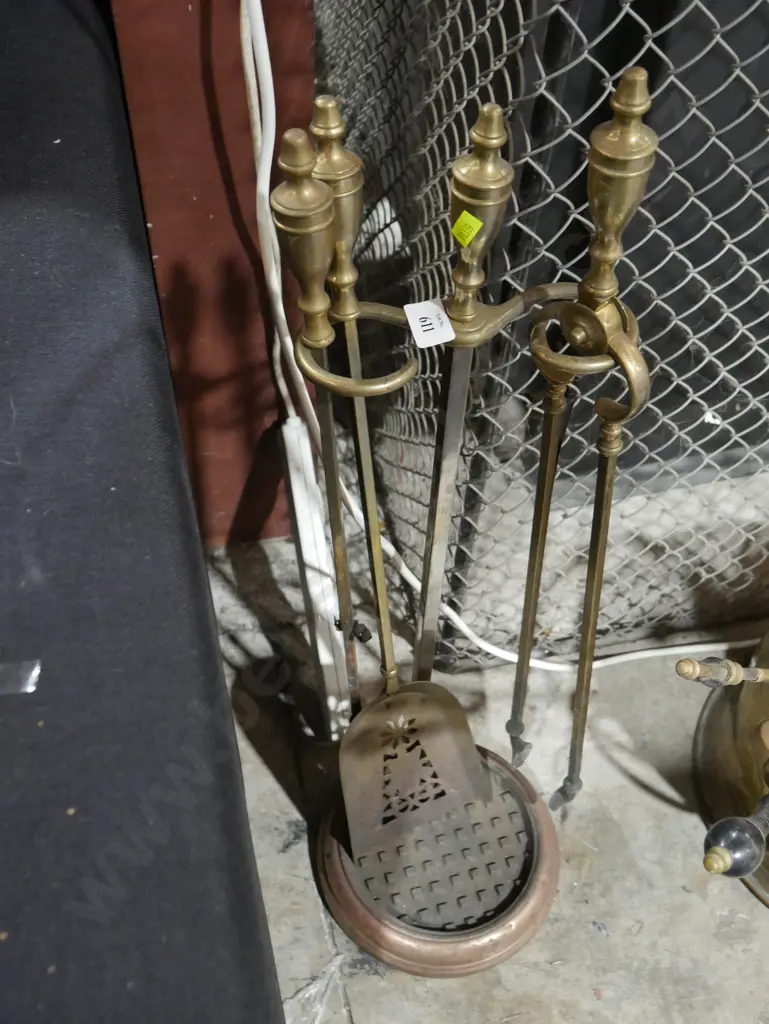Brass handled fireside tool set Image 1++