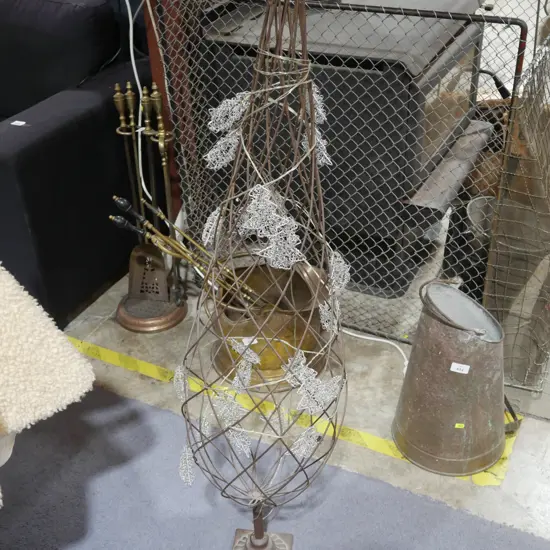 Metal wire Christmas tree