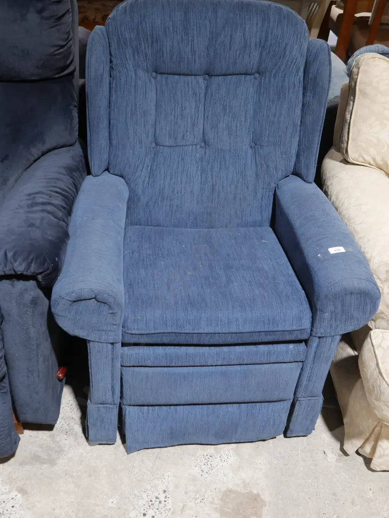 Recliner armchair Image 1++