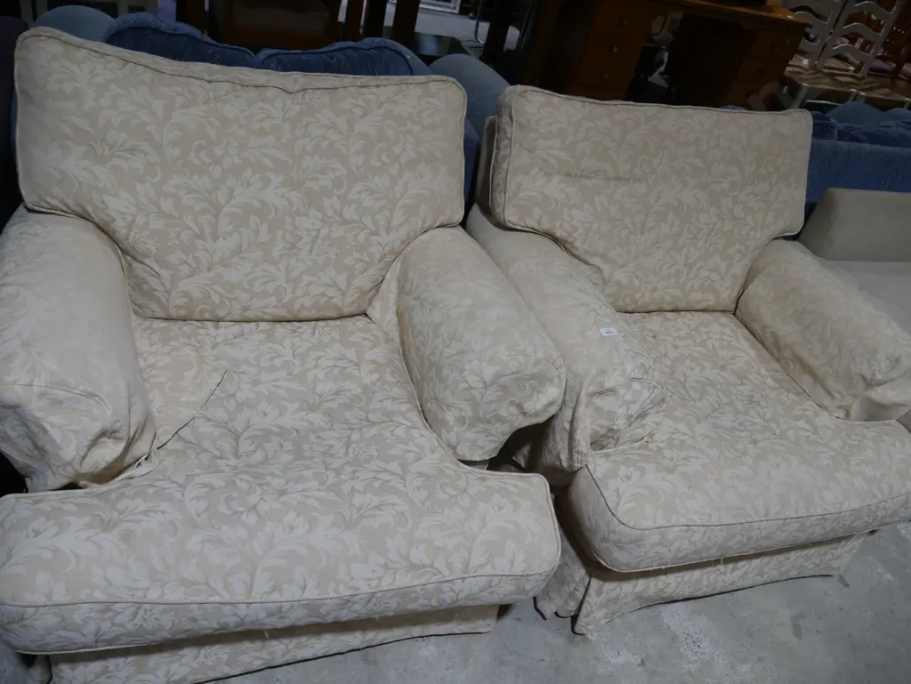 Pair of armchairs Image 1++