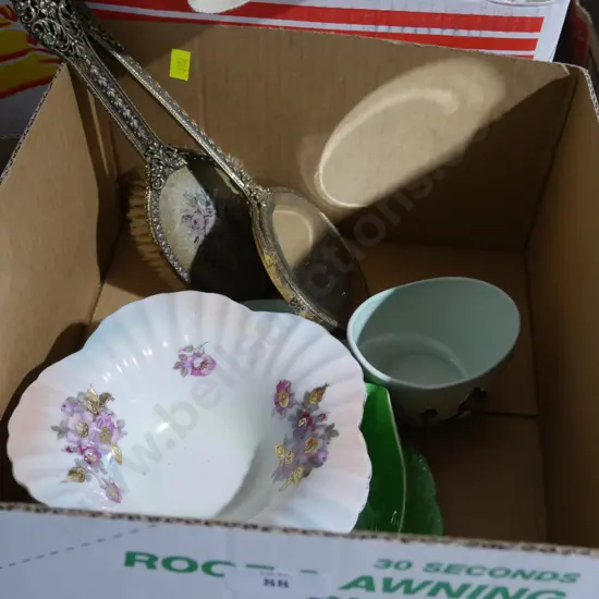 China, brush and mirror