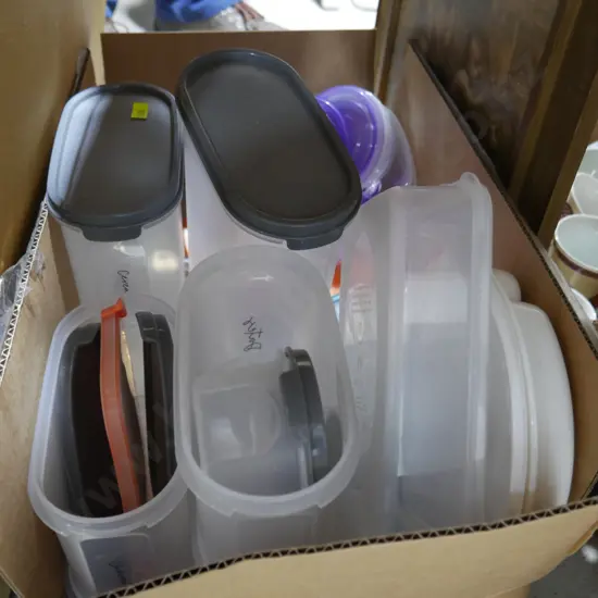 Plastic storage containers