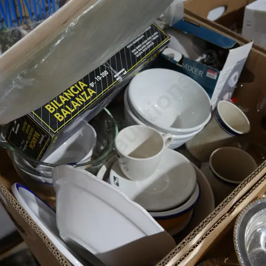 Mixing bowls, glassware etc