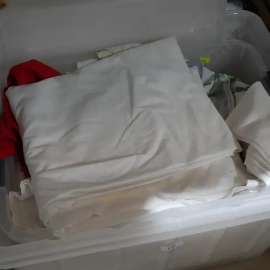 Storage containers and linen