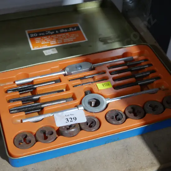 Tap and die set