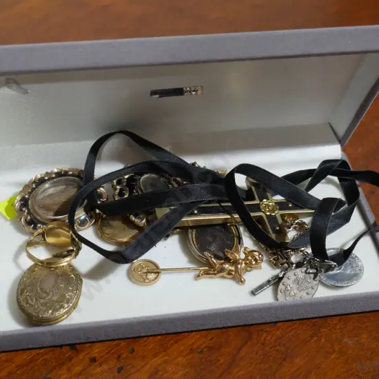 Crucifix, jewellery etc