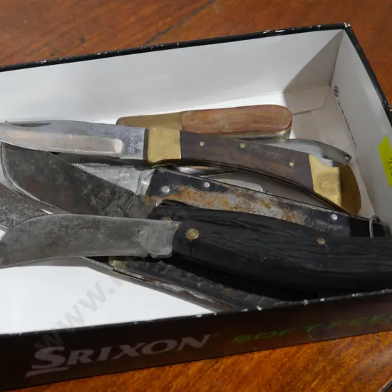 Assorted pocket knives