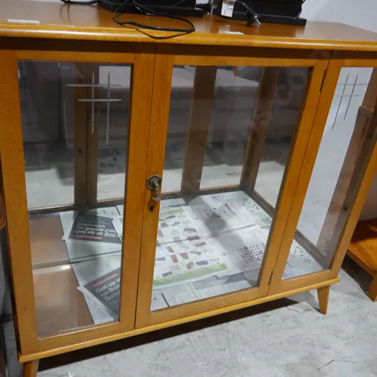 Display cabinet