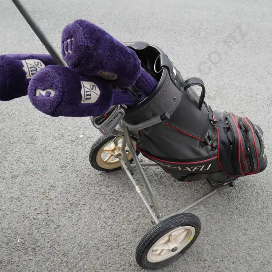 Golf bag and equipment