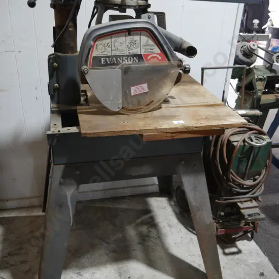 Radial arm saw