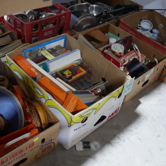 4 boxes of sundries, books, glassware etc