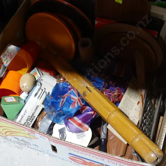 Box of sundries