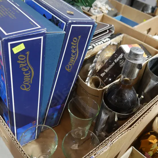 Boxed glasses wine etc