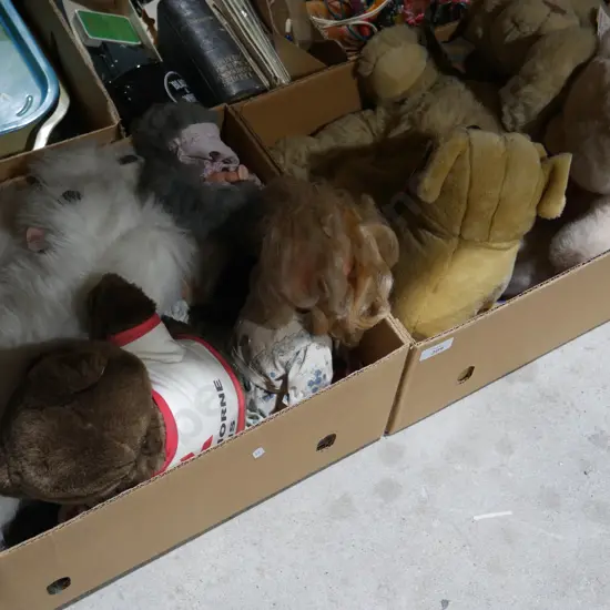 2 boxes soft toys