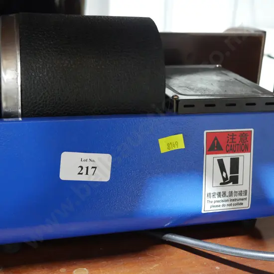 Rock tumbling machine