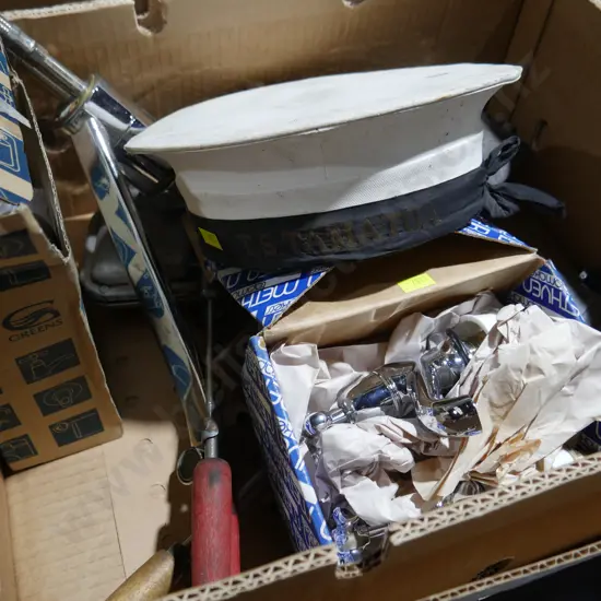 Taps , toastie maker