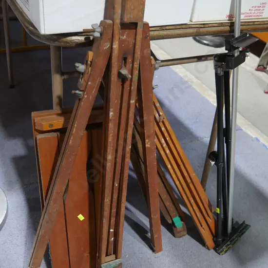 Artist easels