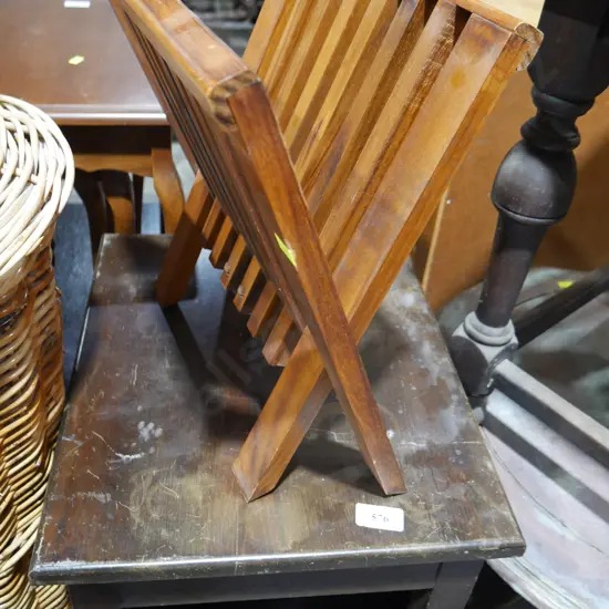 Plate stand and small table