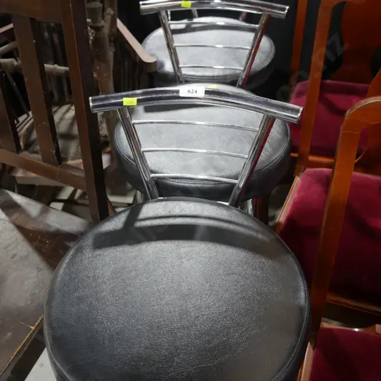 3 Bar stools