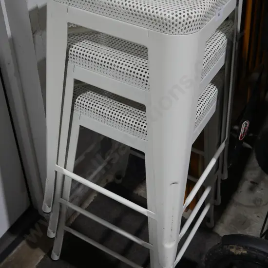 3 metal bar stools