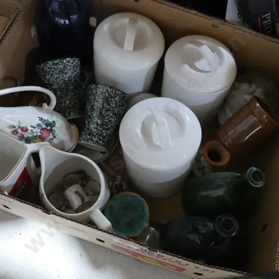 Lidded jars,jugs etc