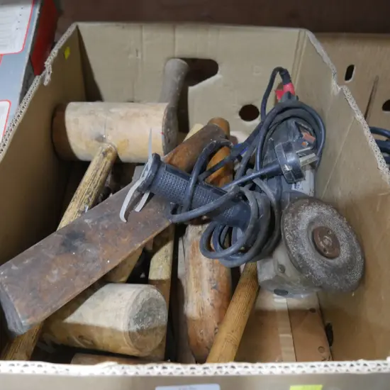 Grinder, wooden mellets