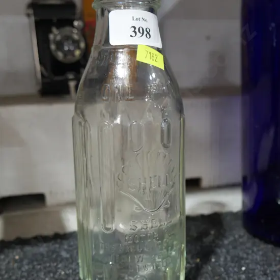 Shell oil bottle
