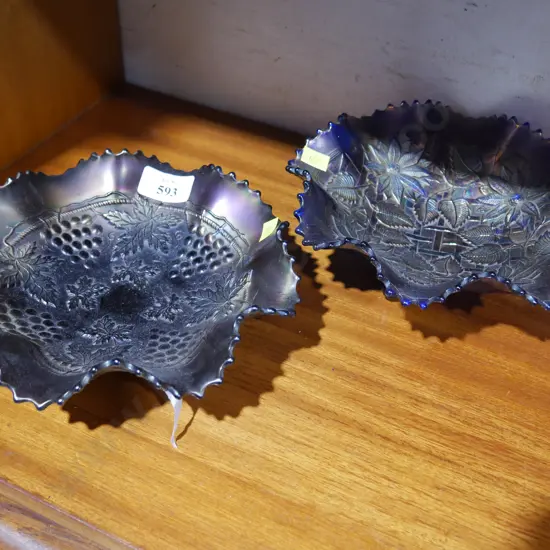 2 carnival glass bowls