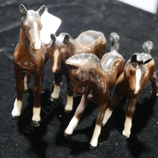 4 Beswick horses