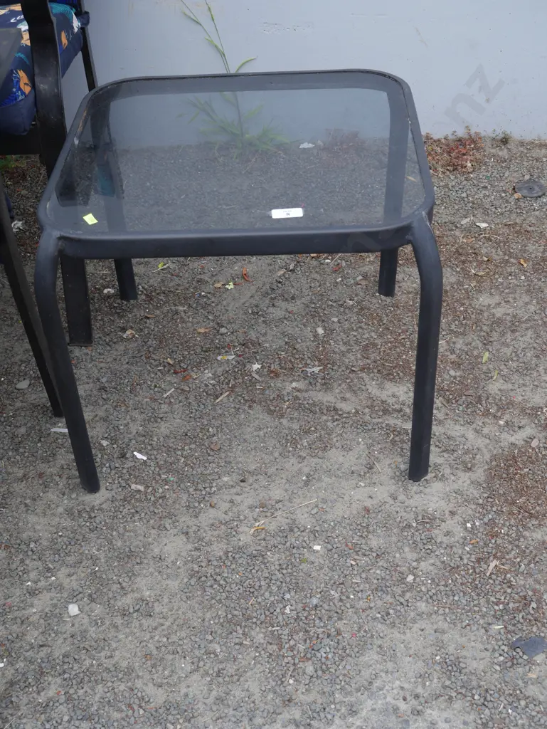 Glass top outdoor coffee table Image 1++