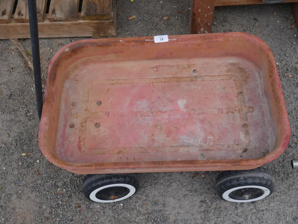 Childs tin trolley Image 1++