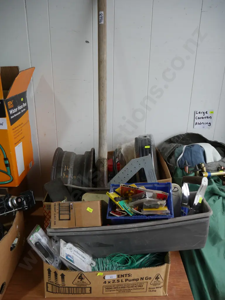 Assorted sundries Image 1++