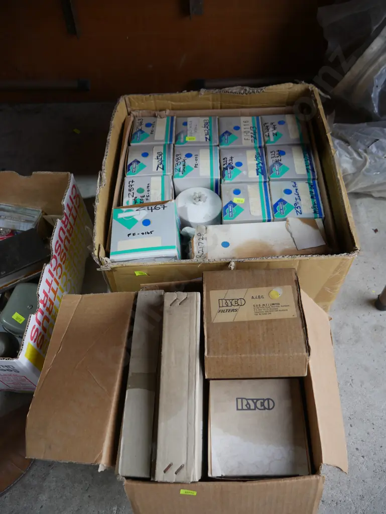 2 boxes filters Image 1++