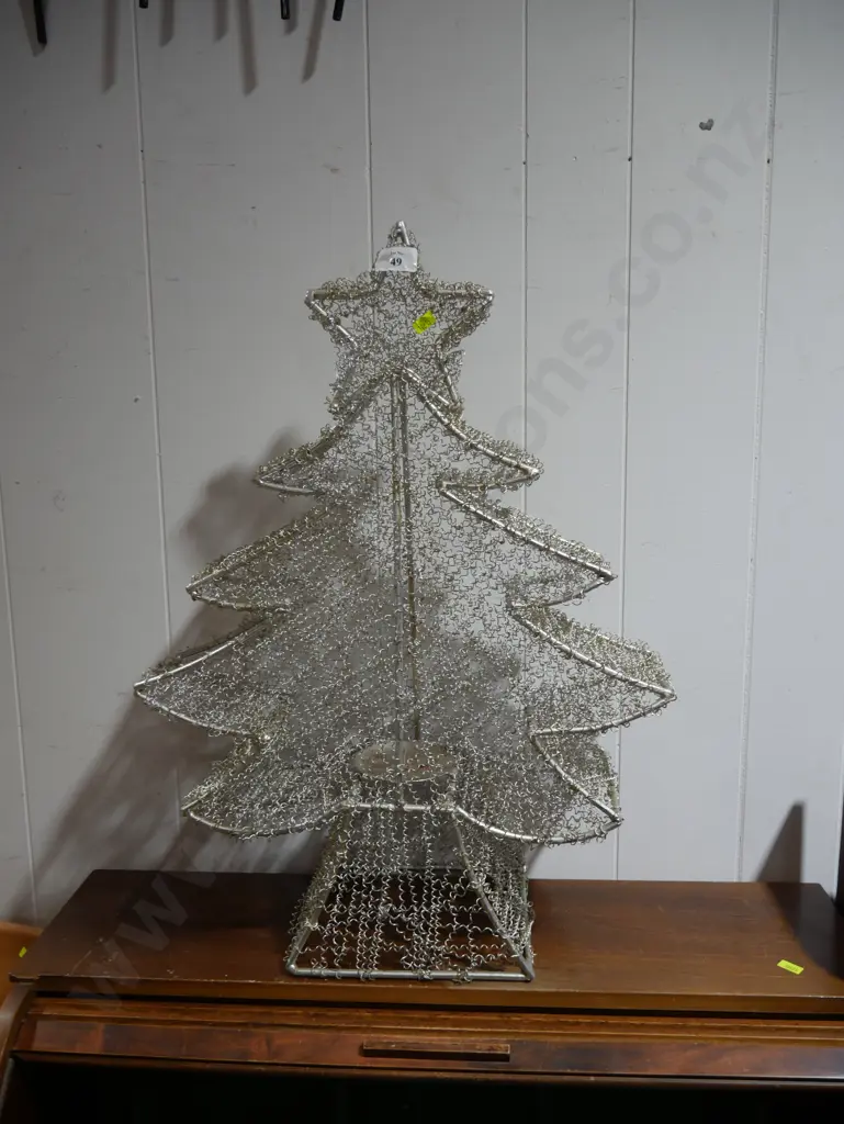 Metal wire Christmas tree candle holder Image 1++