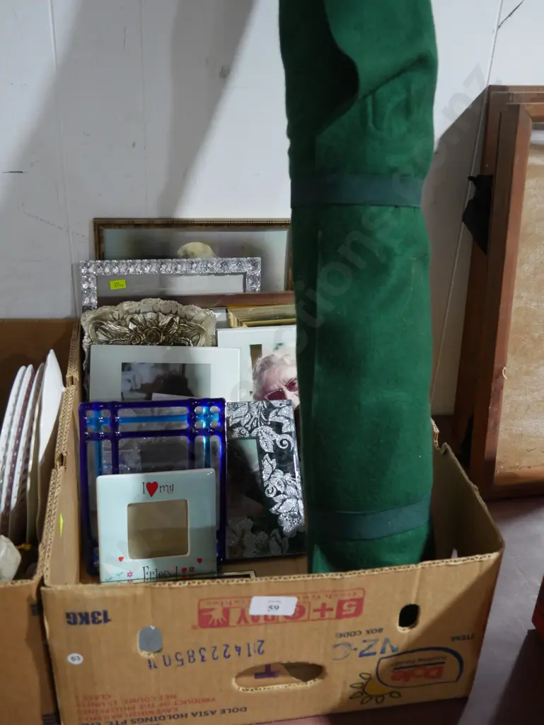 Picture frames and jigsaw puzzle mat Image 1++