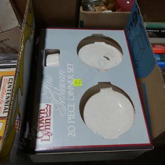 Boxed Crown Lynn dinner set