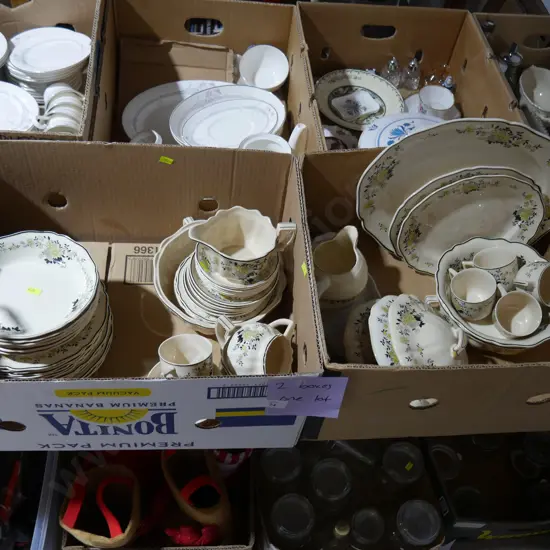 Royal Doulton Como dinner set two boxes