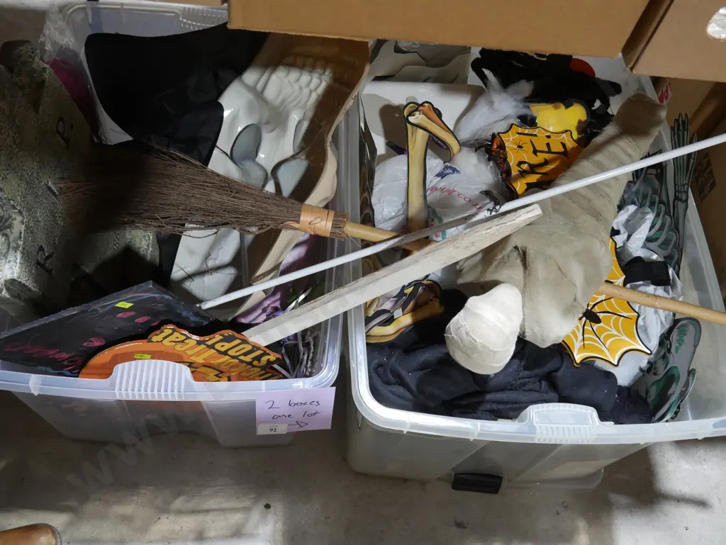 Two boxes of Halloween items Image 1++
