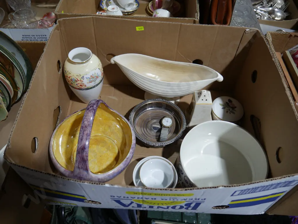 Crown Lynn vase, porcelain bowl etc Image 1++