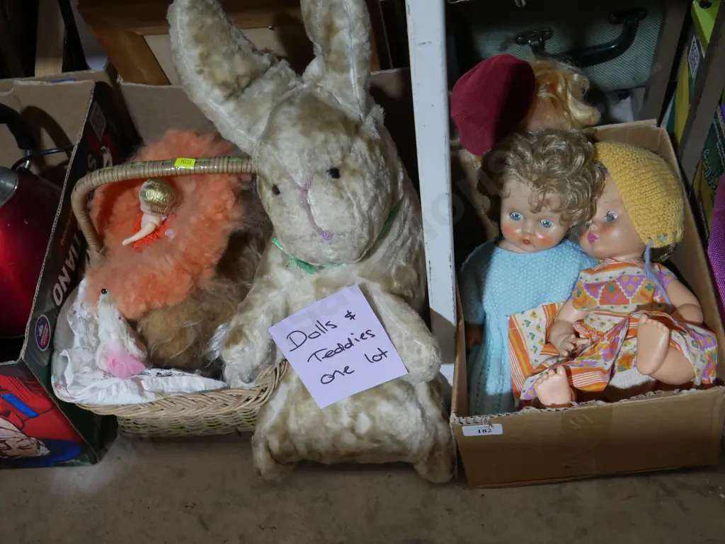Vintage dolls and teddy bears Image 1++