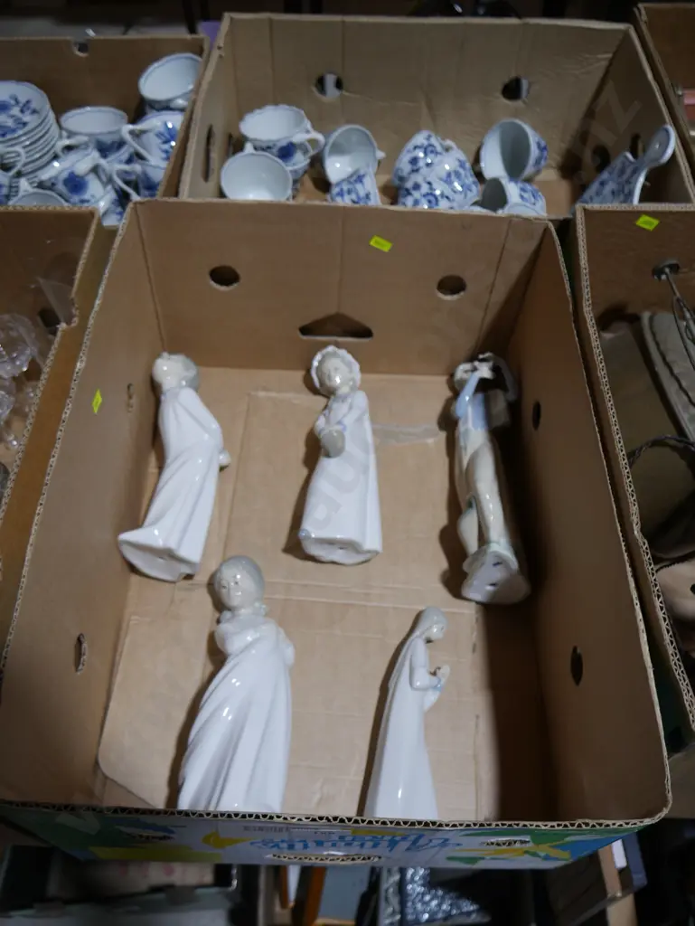 Assorted Spanish figurines Image 1++