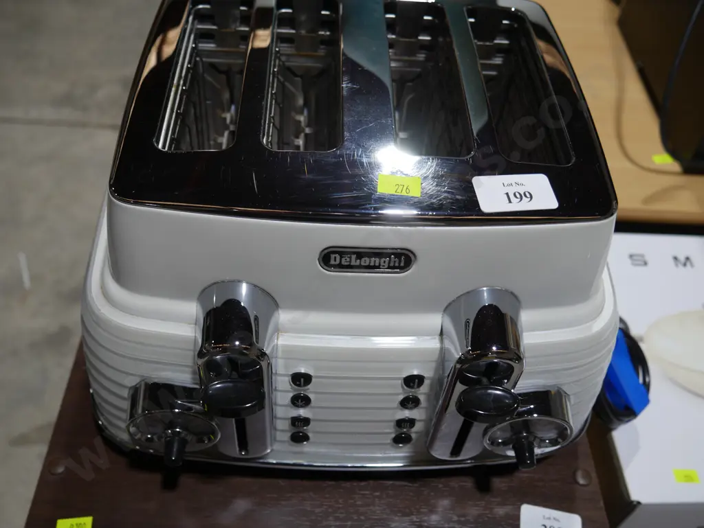Delonghi toaster Image 1++