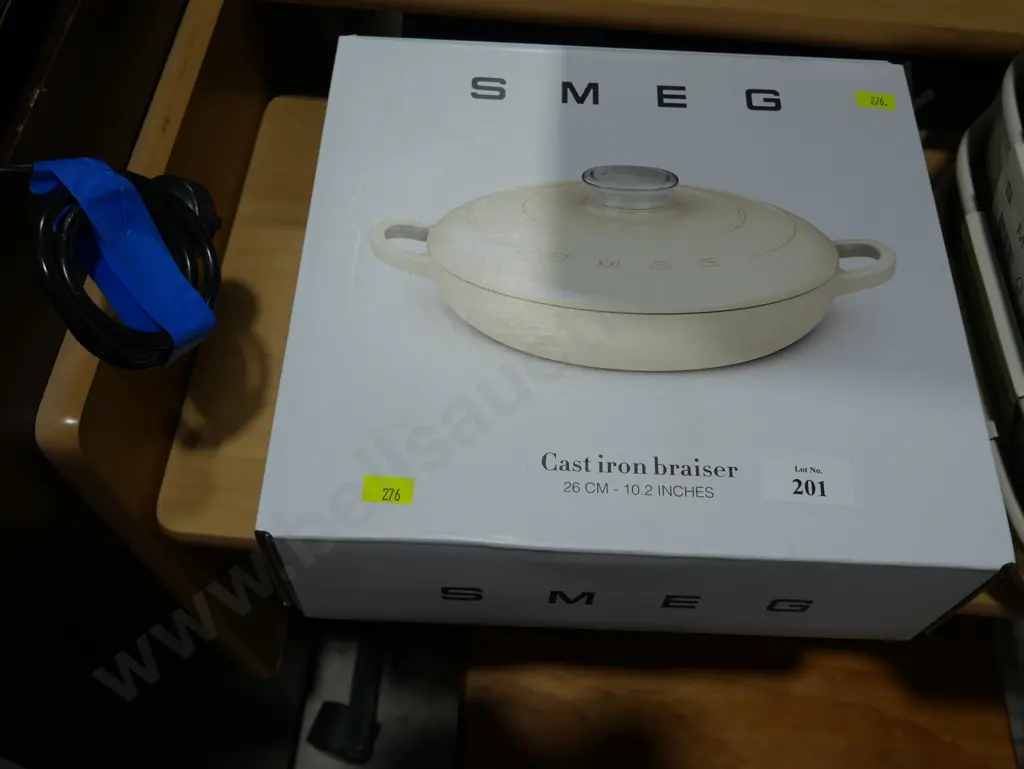 Smeg cast iron brasier Image 1++