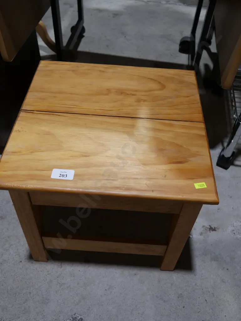 Small coffee table Image 1++